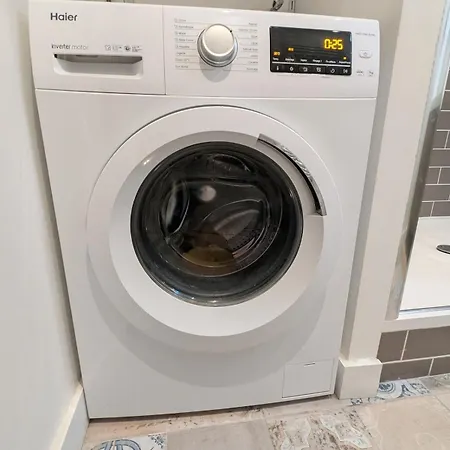 Beautiful 1 Bedroom Near Eiffel Tower 巴黎