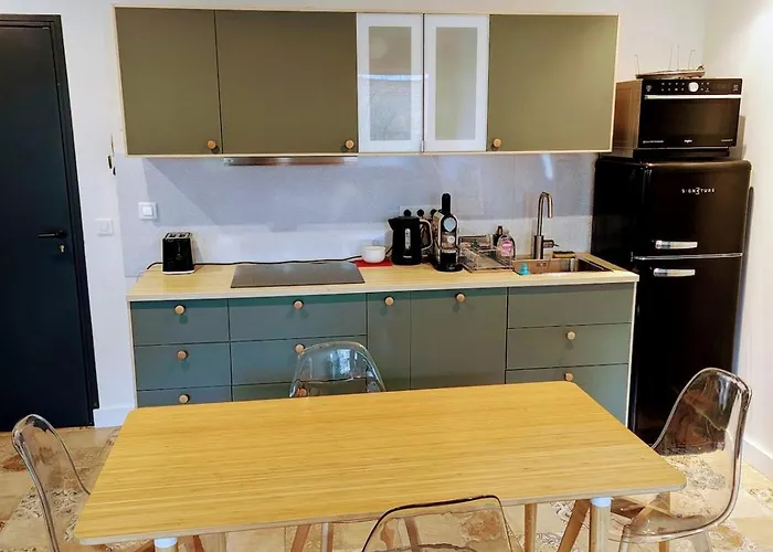 Beautiful 1 Bedroom Near Eiffel Tower