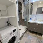 Beautiful 1 Bedroom Near Eiffel Tower * パリ